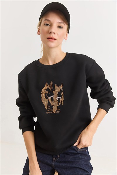 Siyah Nakışlı Üç İplik Sweatshirt