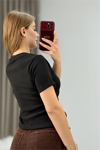 Siyah Yan Tokalı Asimetrik Bluz