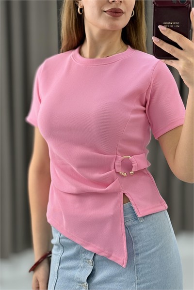 Pembe Yan Tokalı Asimetrik Bluz
