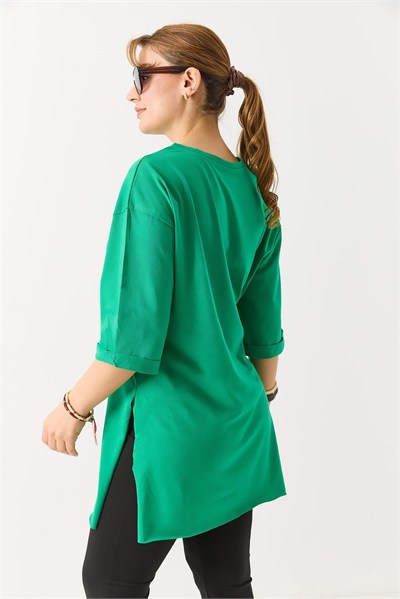 Yeşil Yırtmaçlı Oversize Baskılı Tişört