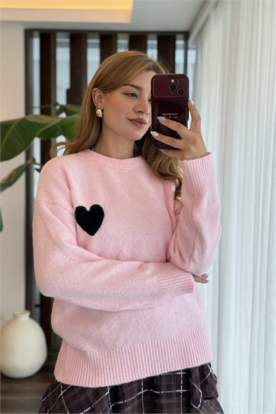 Pembe Kalp Motifli Yünlü Kazak