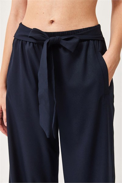 Lacivert Kuşaklı Bol Paça Pantolon