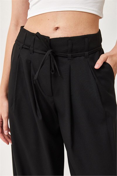 Siyah Kendinden Kemerli Bol Pantolon
