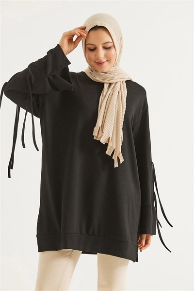 Siyah Kolları Bağcıklı Tunik