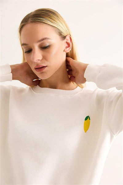 Beyaz Limon Nakışlı Sweatshirt