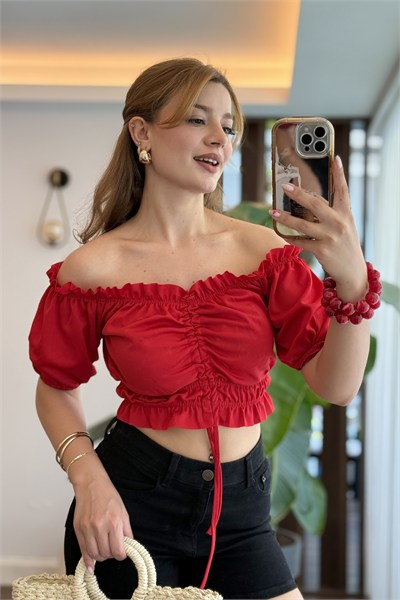 Kırmızı Madonna Yaka Büzgülü Bluz