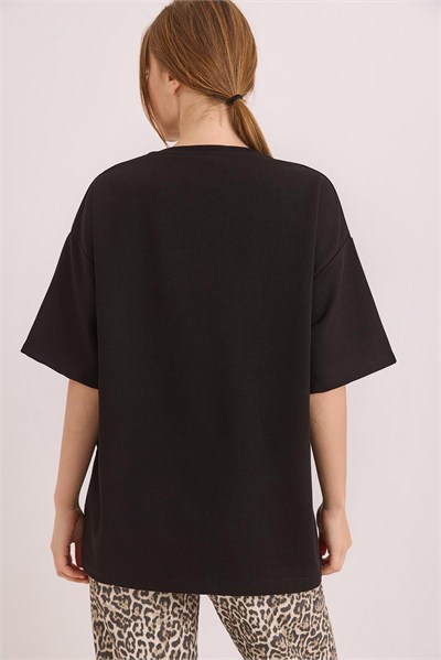 Siyah Mom Nakışlı Oversize Tişört