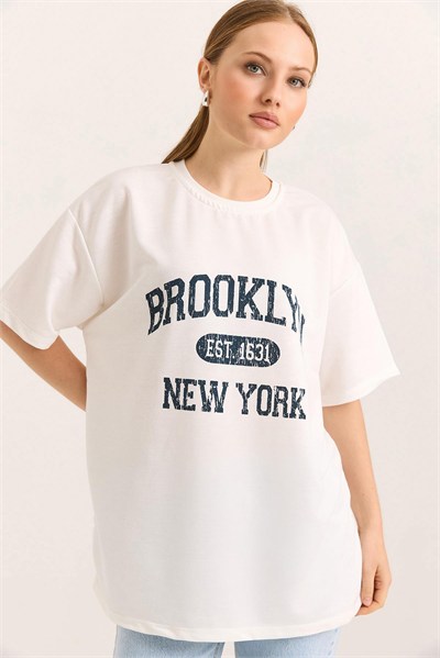 Ekru Brooklyn Baskılı Oversize Tişört