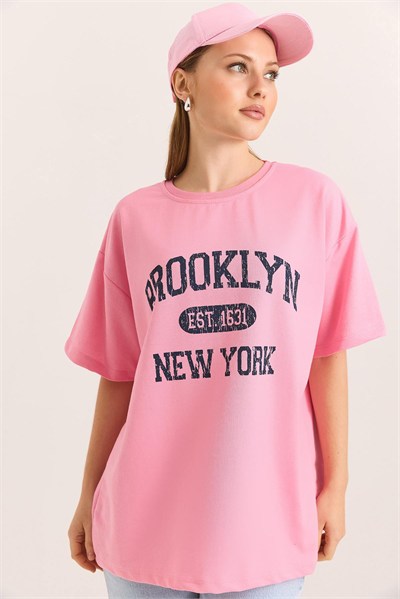 Pembe Brooklyn Baskılı Oversize Tişört
