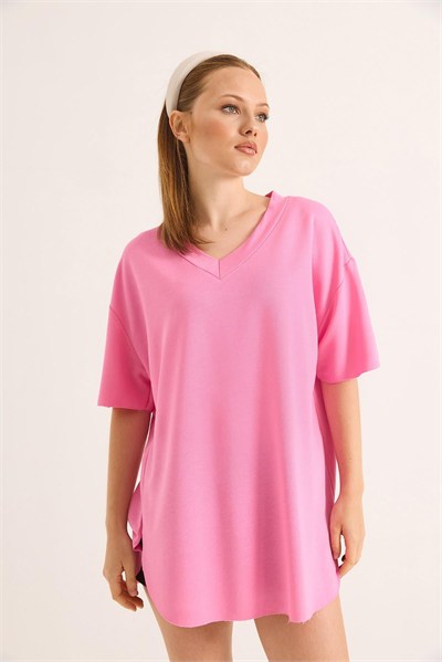 Pembe V Yaka Basic Tişört