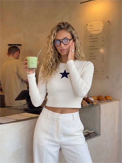 Ekru Yıldız Nakışlı Crop Bluz
