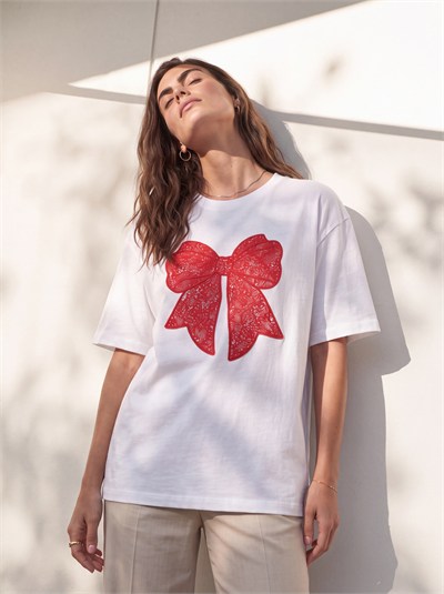 Beyaz Fiyonk Baskılı Oversize Tişört