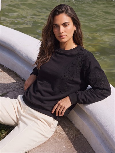 Siyah Nakışlı Boncuklu Sweatshirt