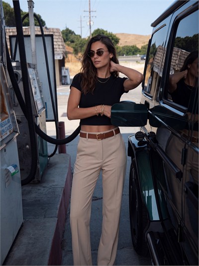 Siyah Bisiklet Yaka Crop Tişört