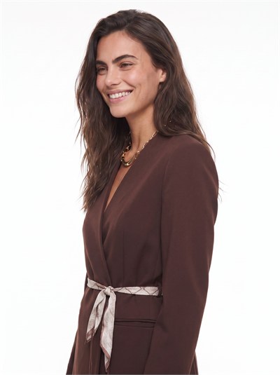 Kahverengi Fular Kemerli Blazer Ceket