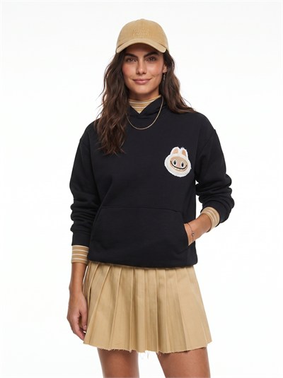 Siyah Nakışlı Kapüşonlu Sweatshirt
