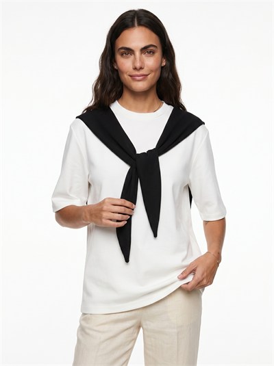 Beyaz Şal Detaylı Oversize Tişört