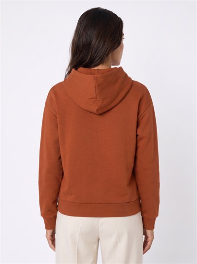 Kiremit Kalp Nakışlı Kapüşonlu Sweatshirt