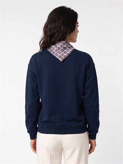 Lacivert Fularlı Ceylan Nakışlı Sweatshirt