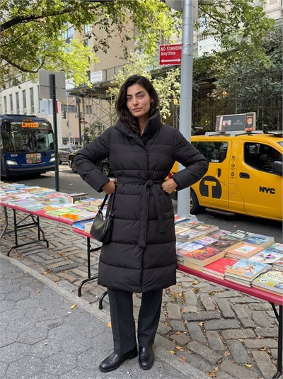 Siyah Kuşaklı Dik Yaka Mont