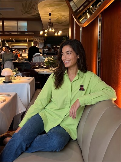 Yeşil Ayıcık Nakışlı Oversize Gömlek