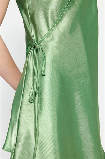 Dantel Şans Kruvaze Bağlama Detaylı Saten Dokuma Gecelik 