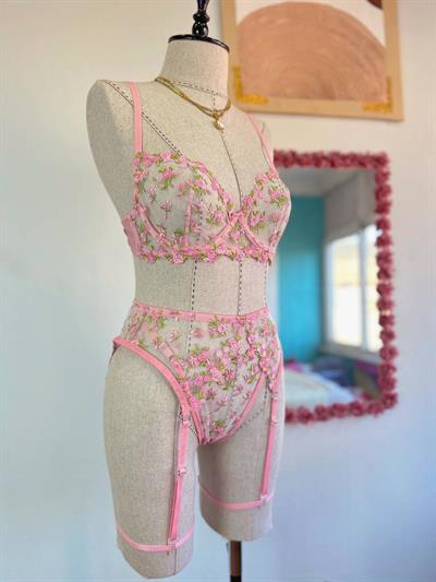 Dantel Kır Çiçeği Jartiyer Kemeri