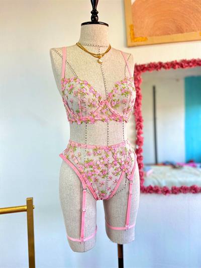 Dantel Kır Çiçeği Jartiyer Kemeri