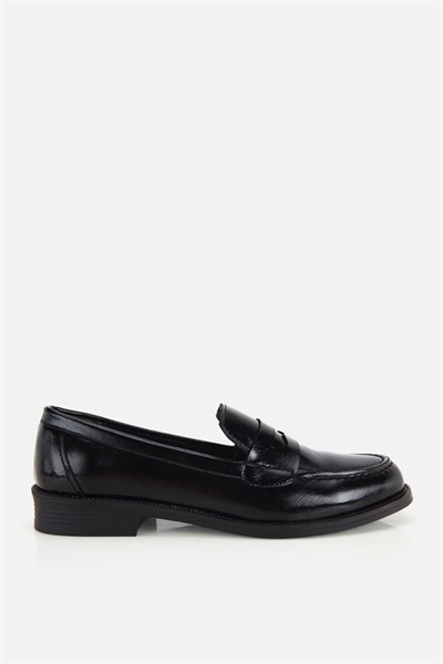 Kadın Siyah Rugan Düz Tabanlı Klasik Loafer