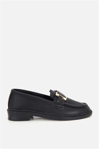 Kadın Siyah Tokalı Klasik Loafer