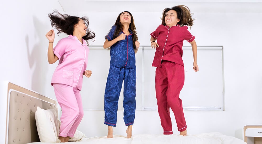 Pamuk, Saten, Polar: Hangi Kadın Pijama Takımı Hangi Mevsimde Nasıl Tercih Edilmeli?