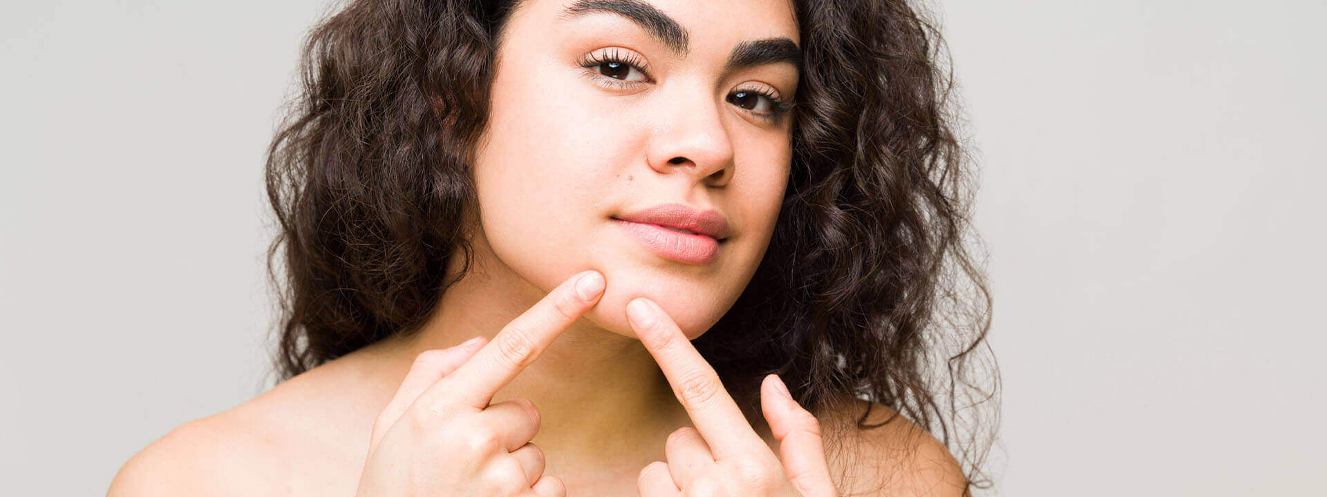 Çenede Sivilce Neden Çıkar? Nasıl Geçer? | Propia