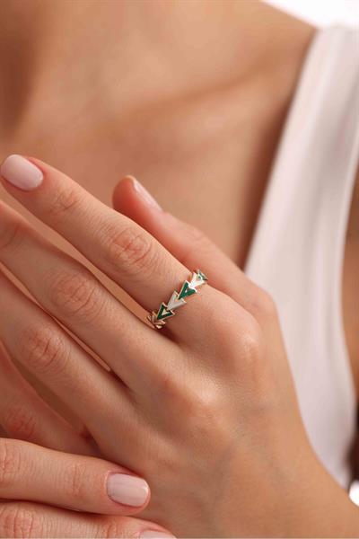 Başak V Model Yeşil Beyaz Mineli Yüzük