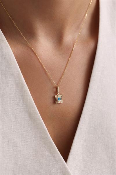 Mavi Stone Örgü Çerçeand Kilitli Charm Pendant