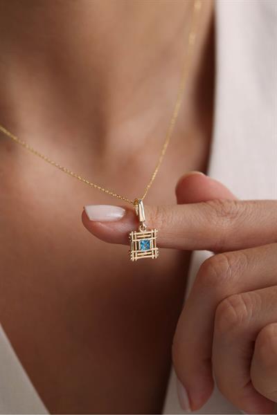 Mavi Stone Örgü Çerçeand Kilitli Charm Pendant