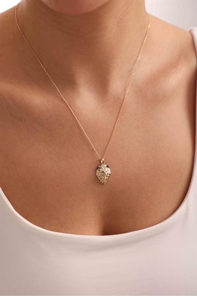 Siyah İşlemeli Aslan Kolye