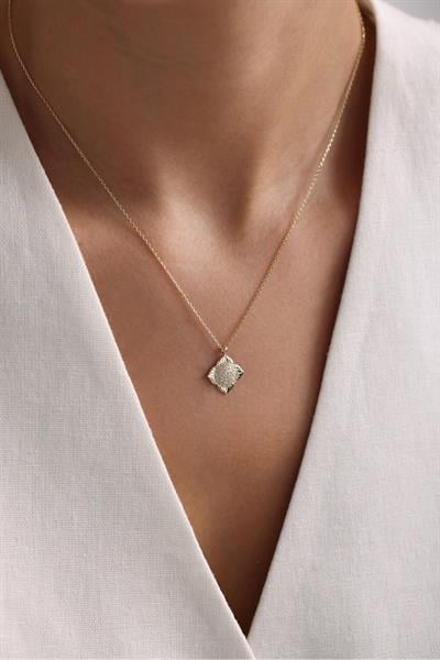 Taşlı Çiçek Kolye