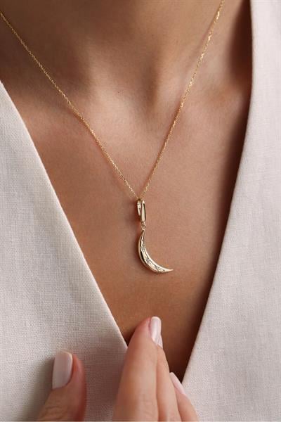 Stone Hilal Ay Kilitli Charm Pendant