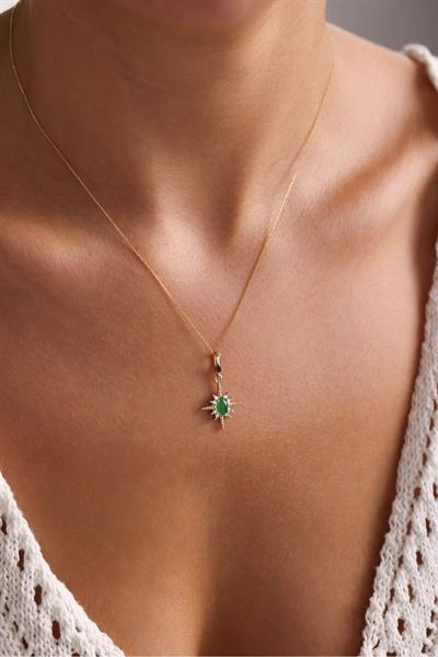 Yeşil Oval Stone Kutup Yıldızı Kilitli Charm Pendant