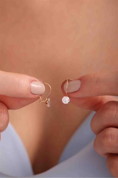 Tek Taşlı Sallantılı Küpe