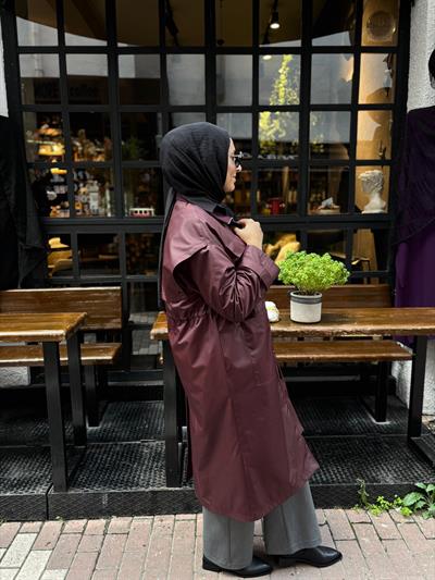 26FW606 Belden Sıkmalı Kadın Yağmurluk Bordo