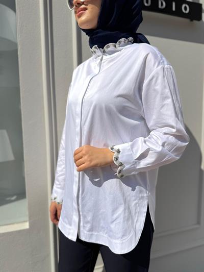 26FWGOM0008 Yaka İşlemeli Kadın Gömlek Beyaz