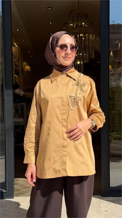 27FWGOM0008 Briony İşlemeli Kadın Gömlek Camel