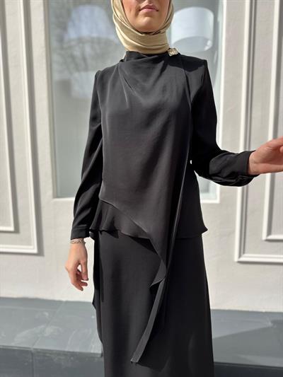 Broş Detaylı Etekli Kadın Takım Siyah