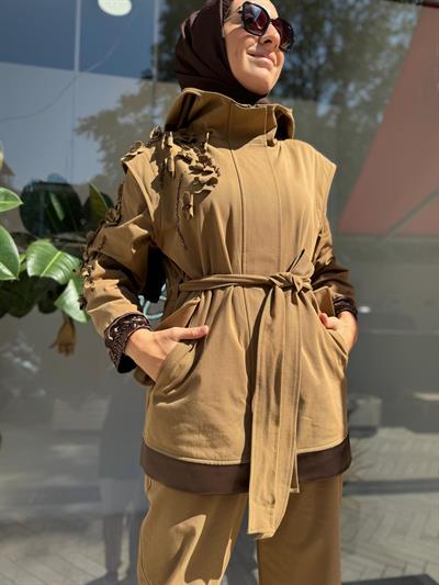 Forest Omzu Çicek Detaylı Kadın Tasarım Ceket Camel