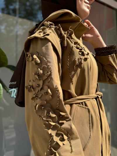 Forest Omzu Çicek Detaylı Kadın Tasarım Ceket Camel