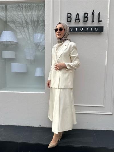 Kumaş Detaylı İnci Kadın Takım Ekru