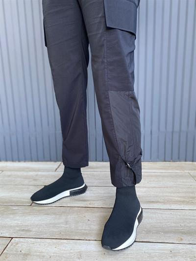 Paça Detaylı Paraşüt Kadın Pantolon Siyah