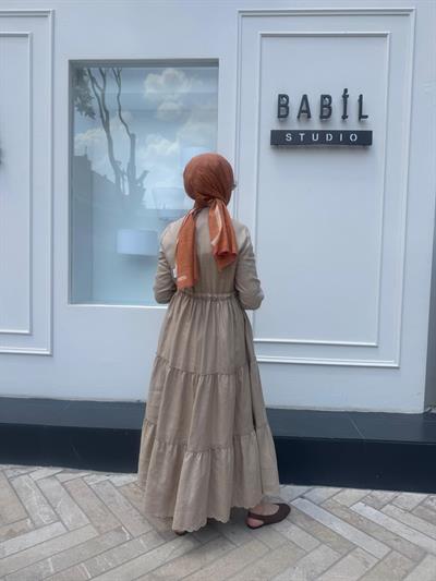 TD3577 Keten Dilim Detaylı Kadın Elbise Camel