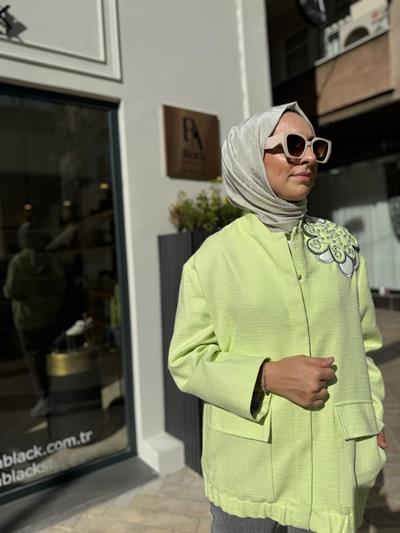 Yaka Detaylı Kadın Ceket Yeşil